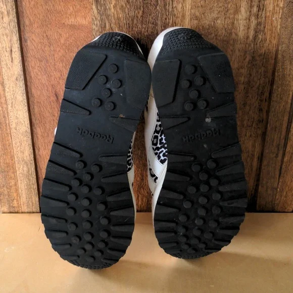 Reebok 7.5 shoe - Picture 7 of 8